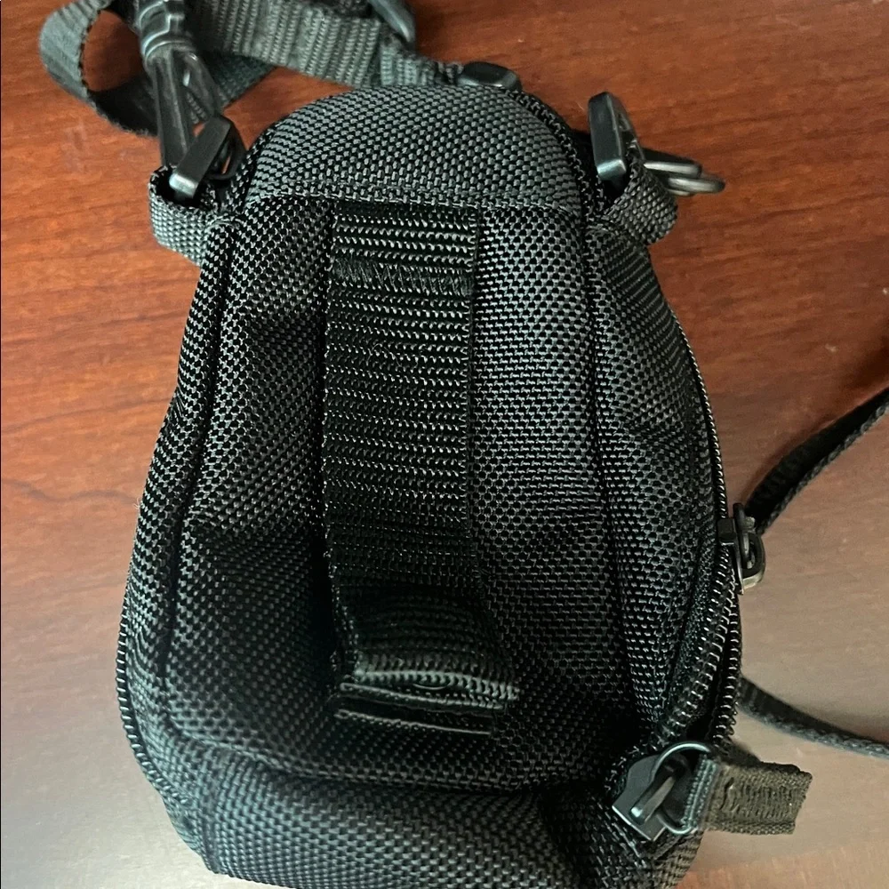 Sony Cyber Shot Black Nylon/Poly Camera Bag w/strap
